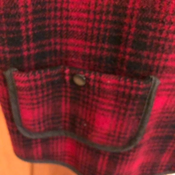 Vintage Woolrich Red and Black Plaid Vest 1995-05 - Picture 4 of 7